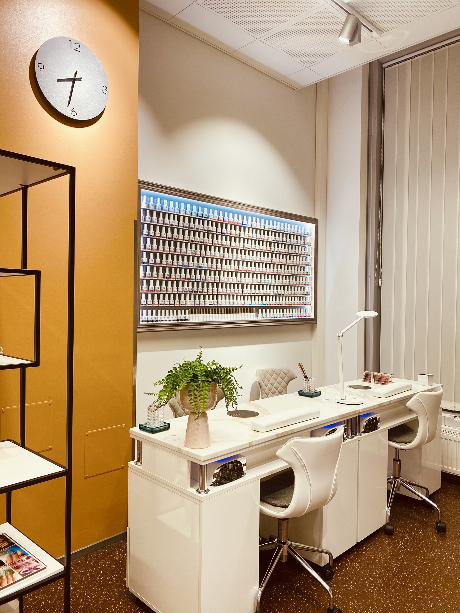 Salon interior